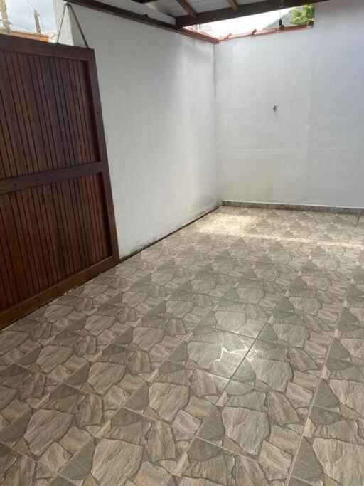 Casa Perto Da Praia Em أوباتوبا المظهر الخارجي الصورة